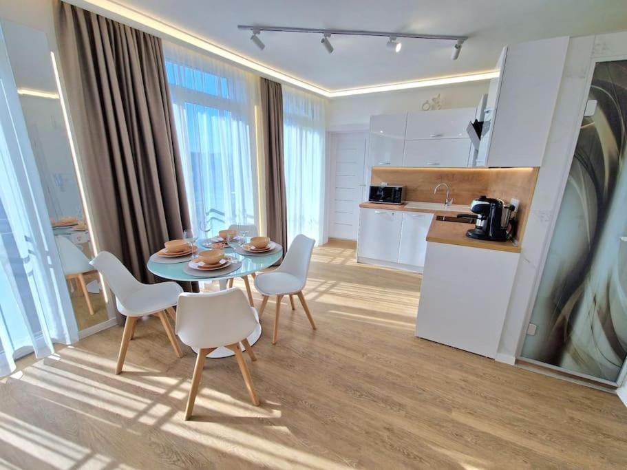 Luxury Apartment. 75 Inches Tv Varna Exteriér fotografie