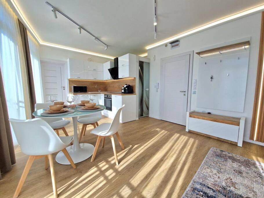 Luxury Apartment. 75 Inches Tv Varna Exteriér fotografie