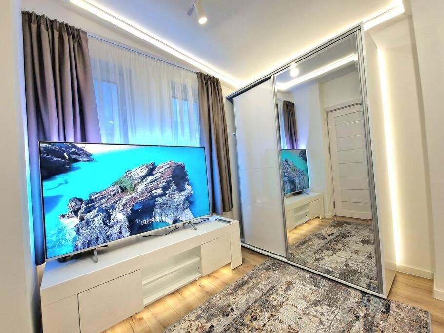 Luxury Apartment. 75 Inches Tv Varna Exteriér fotografie